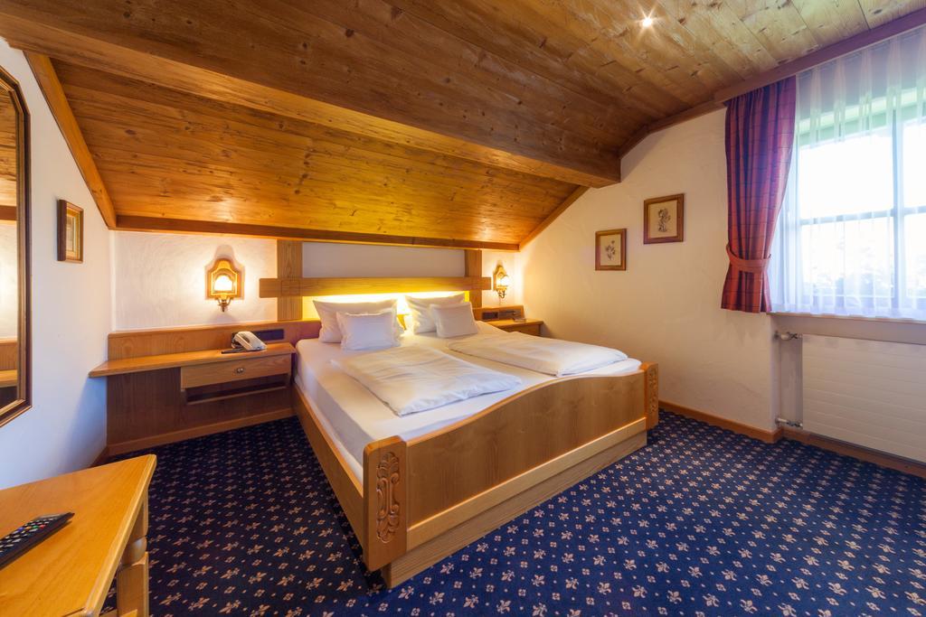 Hotel Alpina Hagnau Ruang foto