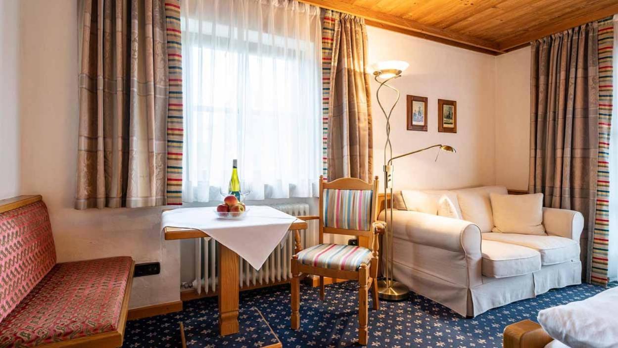 Hotel Alpina Hagnau Bagian luar foto