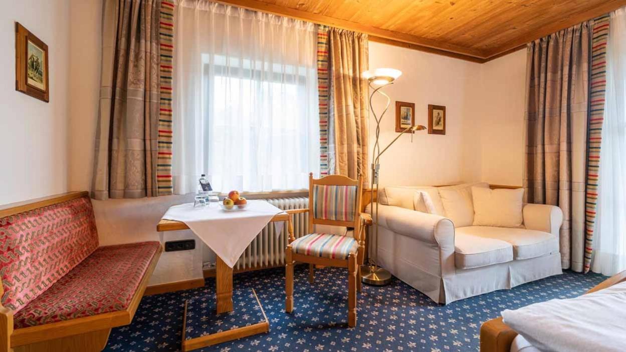 Hotel Alpina Hagnau Bagian luar foto