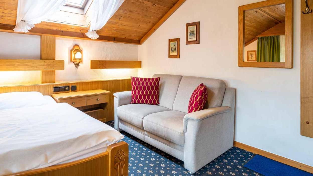 Hotel Alpina Hagnau Bagian luar foto