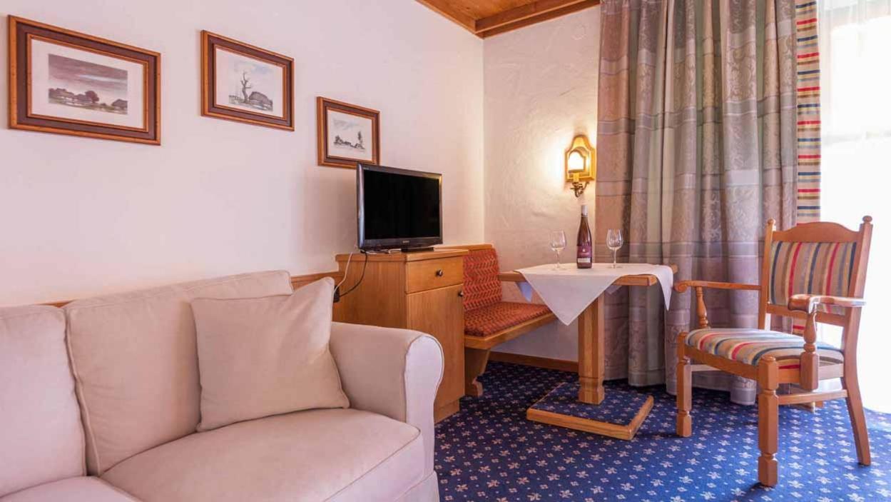 Hotel Alpina Hagnau Bagian luar foto