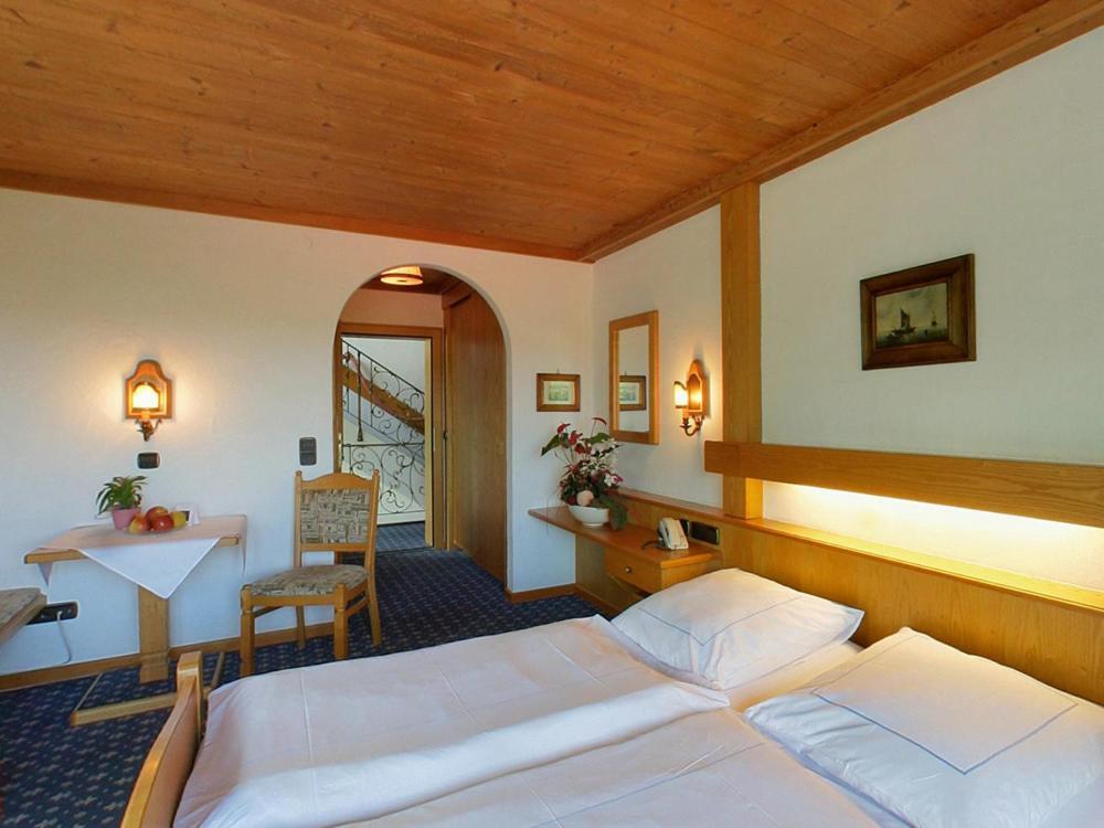 Hotel Alpina Hagnau Ruang foto