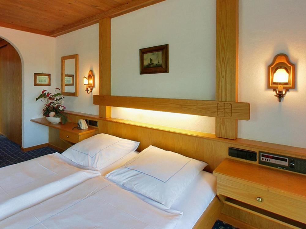 Hotel Alpina Hagnau Ruang foto