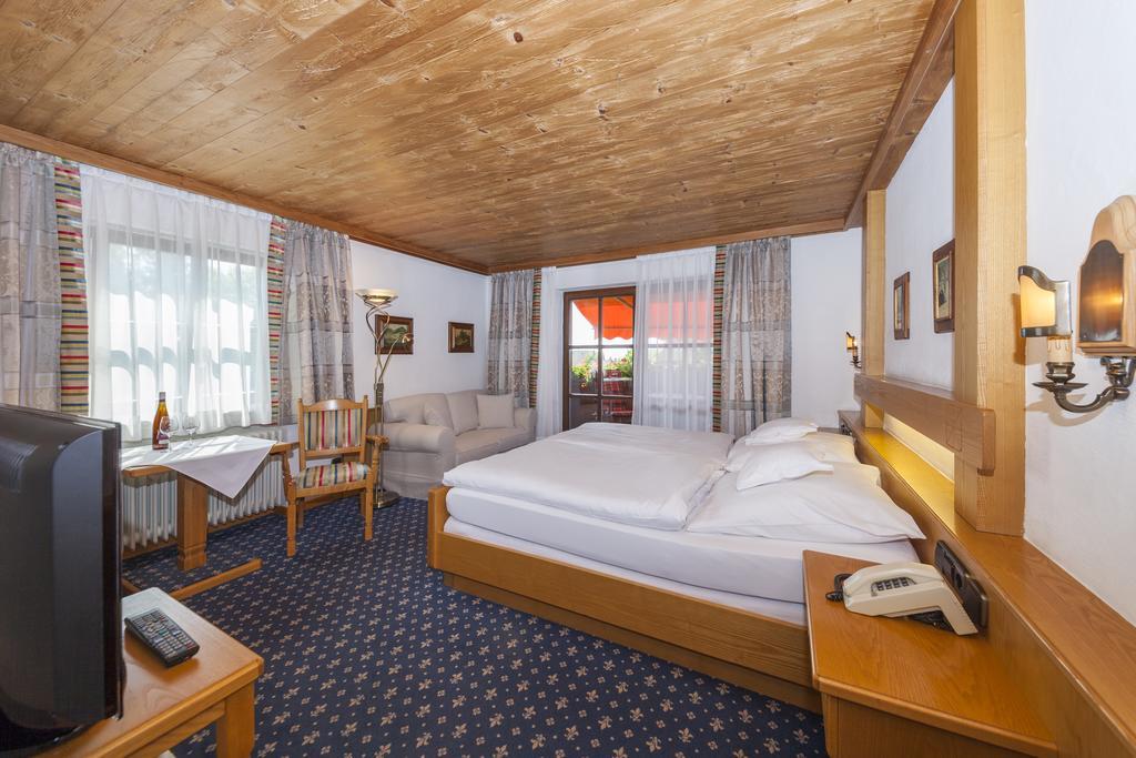 Hotel Alpina Hagnau Bagian luar foto