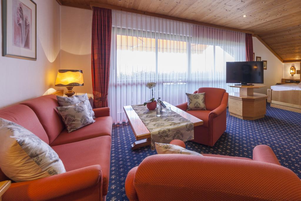 Hotel Alpina Hagnau Bagian luar foto